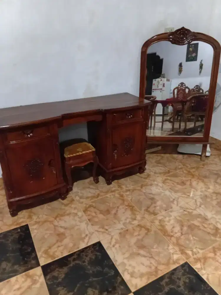 Tualet dan kursi teras jati