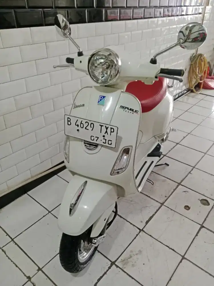 Dijual motor vespa LX 125