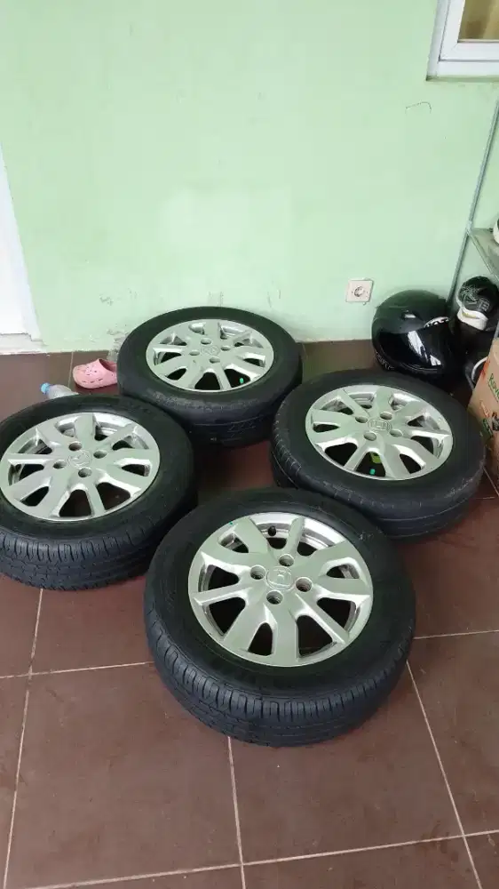 Di jual pelek ori honda brio sm ban nya 4set  R14
