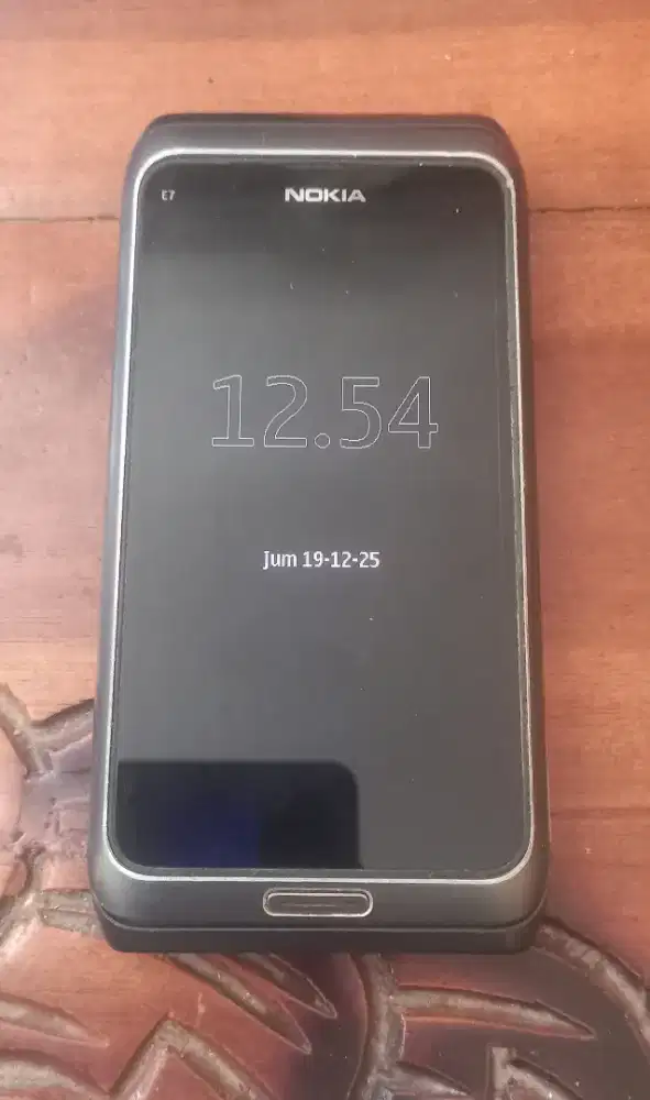 Nokia E7 Normalll
