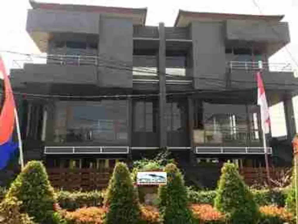 Rumah BARU MURAH pake lift 3 lantai bebas banjir di pejaten, pasar minggu