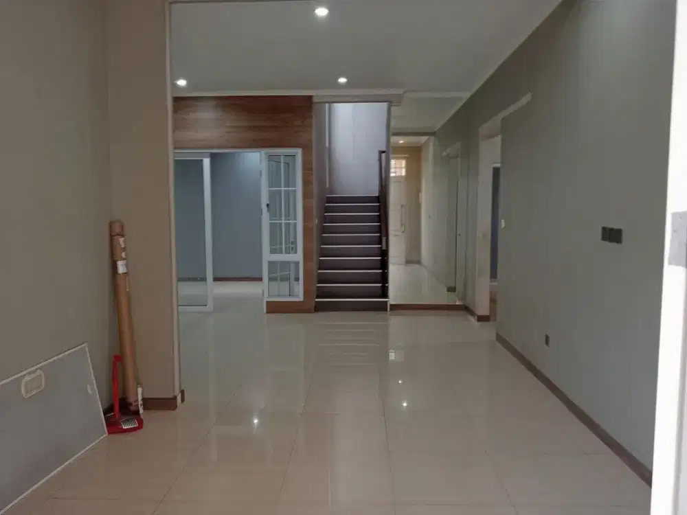 Dijual Rumah 2 Lantai Siap Huni di Cluster Menaggio Gading Serpong