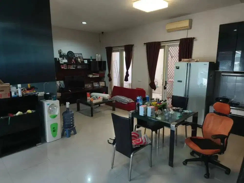 Rumah Pakuwon City San Diego Dekat WM, Gloria, Park Shanghai