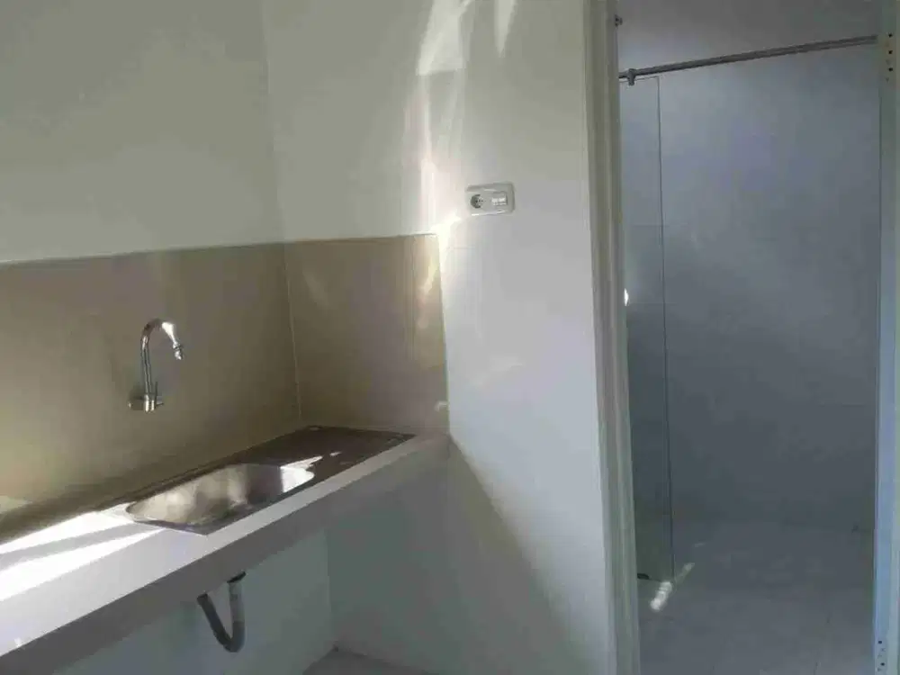 SEWA RUKO BANGUNAN BARU BAGUS REAL FOTO LOKASI STRATEGIS RAYA RUNGKUT ASRI DKT PASAR SOPONYONO RUNGKUT