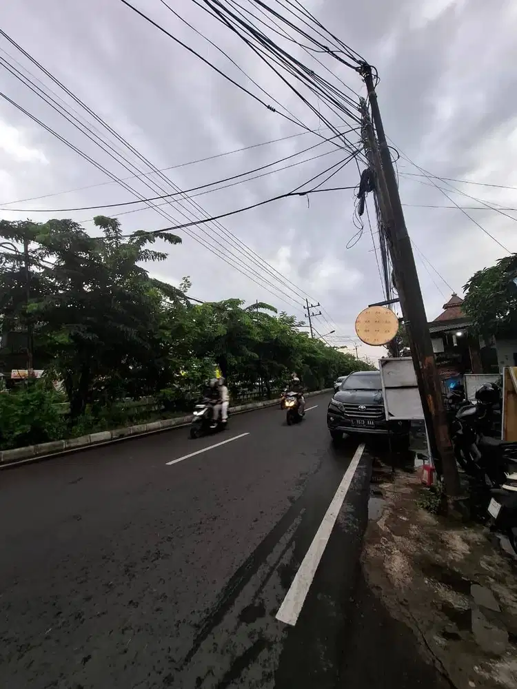 Dijual Rumah Hitung Tanah Langka Raya Wiyung Lebar ±11m SHM - Selatan