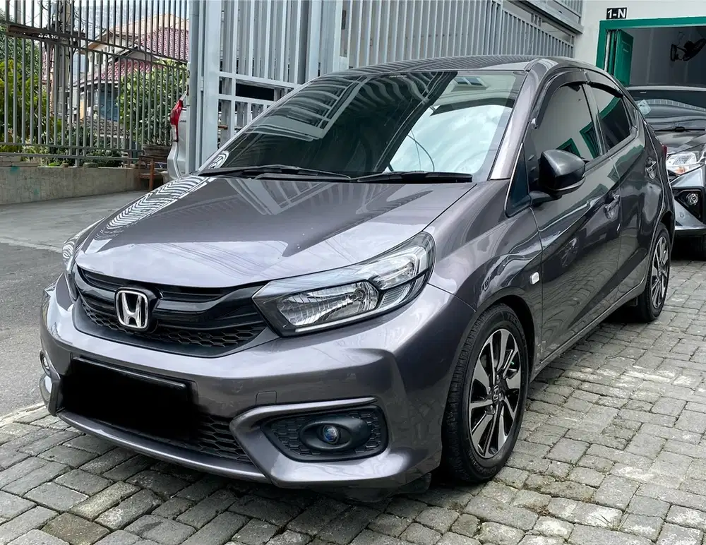 (DP 20 JUTA) Brio E CVT 2021 Grey Brio 2020 2021