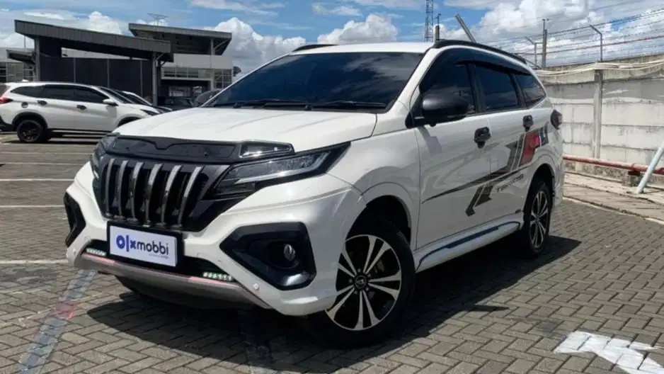 LOW DP Daihatsu Terios 1.5 R Costum Bensin-MT 2019 FIY