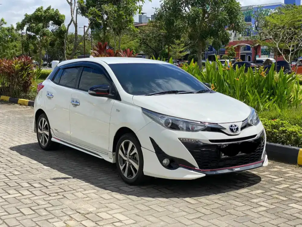 Toyota Yaris TRD Sportivo 2018 AT Matic Putih Kondisi Istimewa