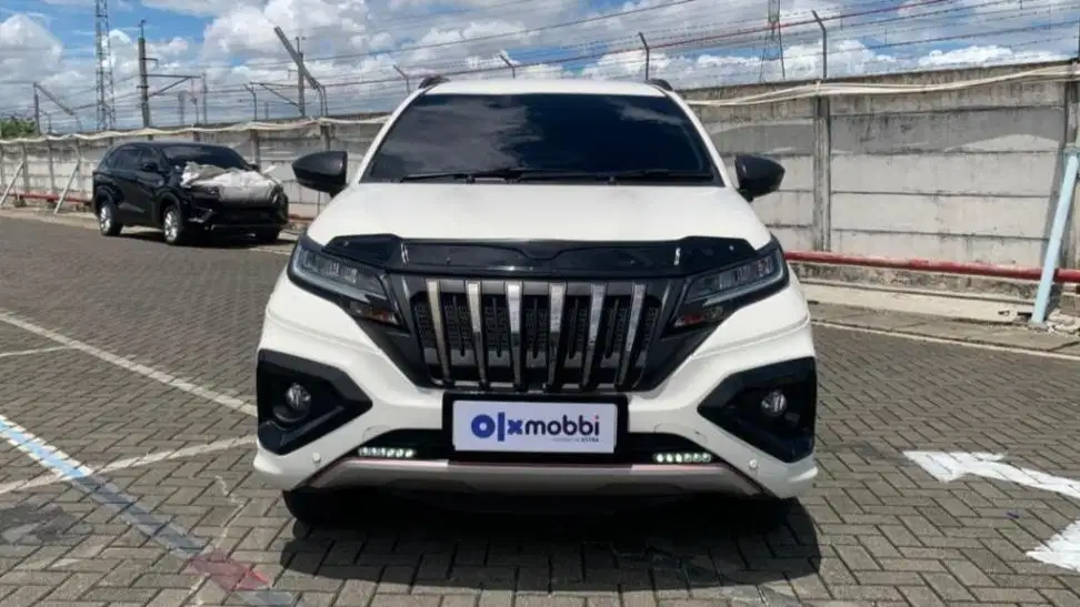 LOW DP Daihatsu Terios 1.5 R Costum Bensin-MT 2019 FIY