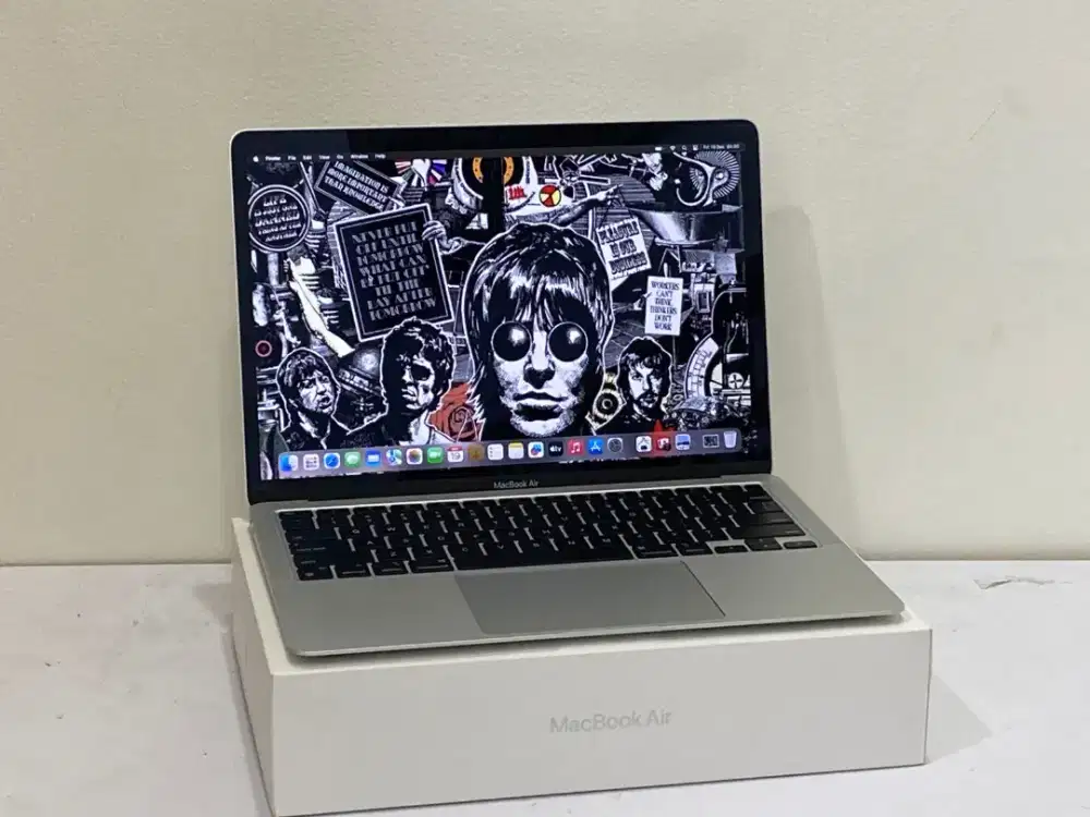 Macbook Air M1 2020 FULLSET BOX/Chip Apple M1/RAM 8GB/SSD 256GB/Mulus