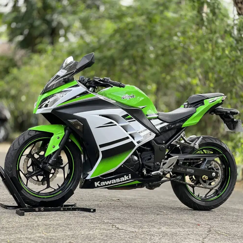 KAWASAKI NINJA 250 FI ABS OLD 2015 ANNIVERSARY EDITION KM LOW PAJAK ON