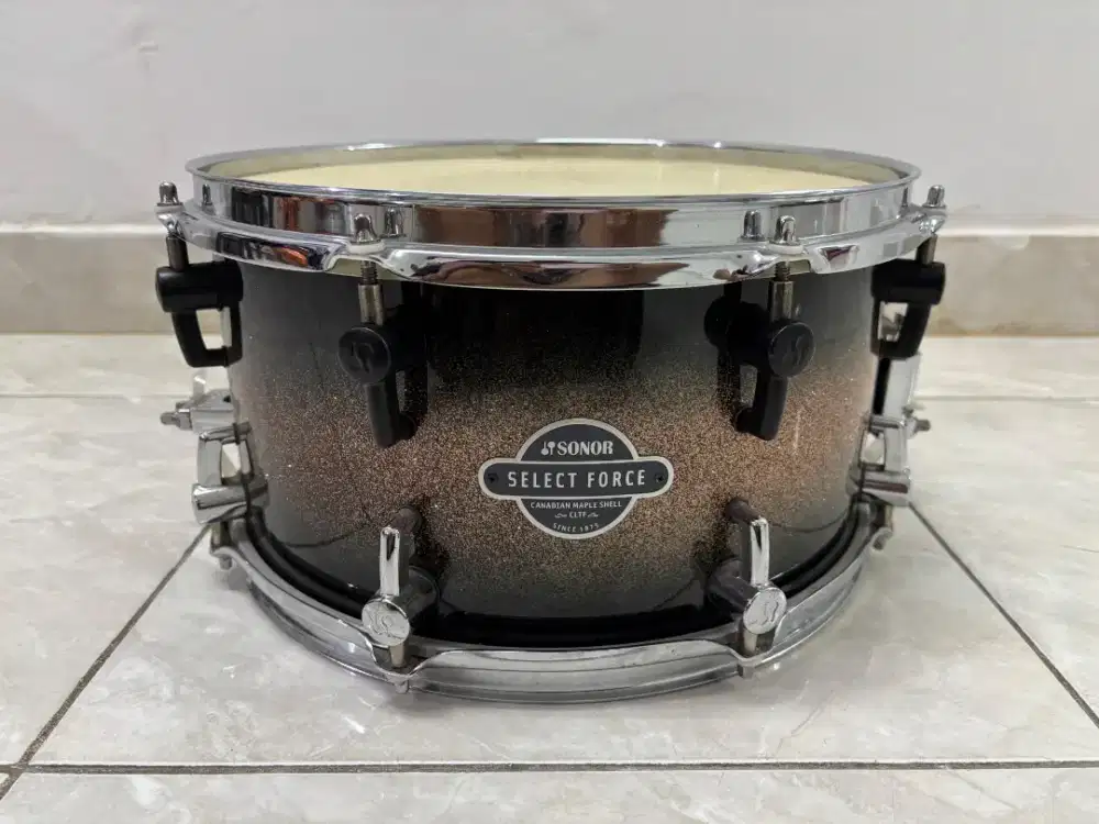 Dijual Snare Sonor Select Force 13x7, kondisi like new.