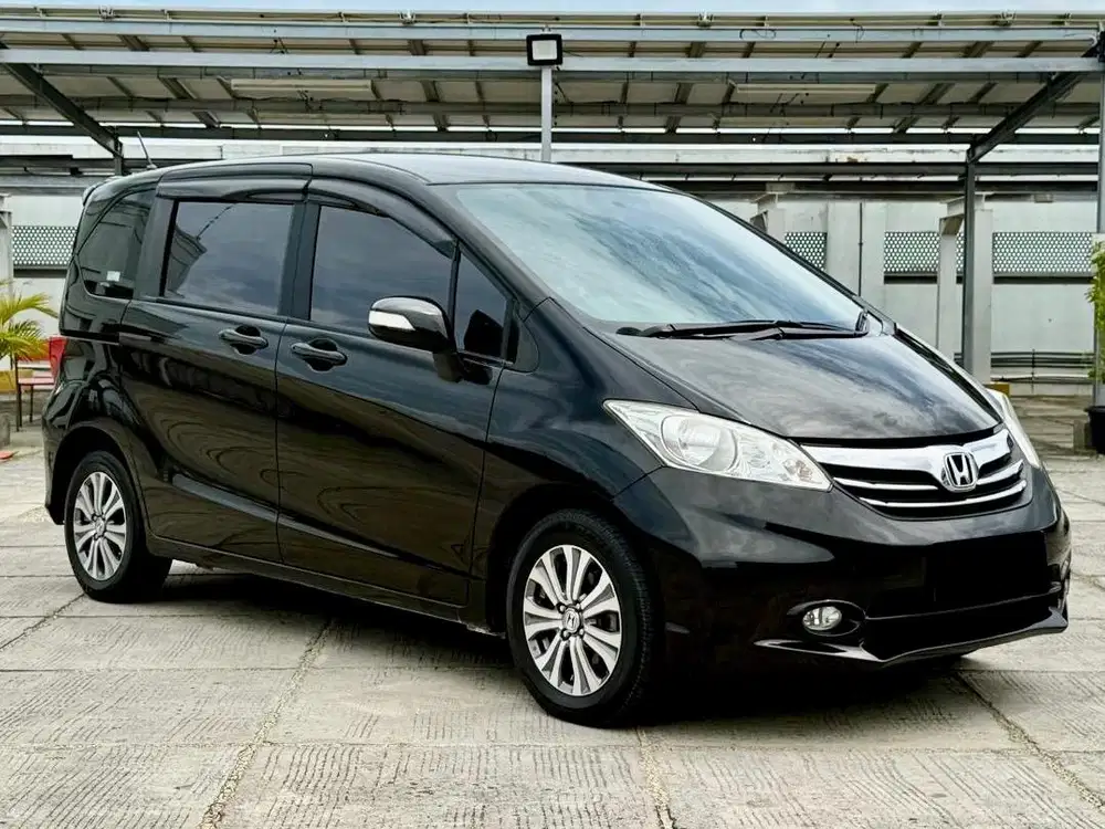 Last Model / Honda Freed SD 2014