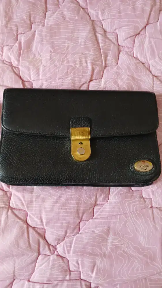 PRELOVED DOMPET COWOK /CEWEK BONIA