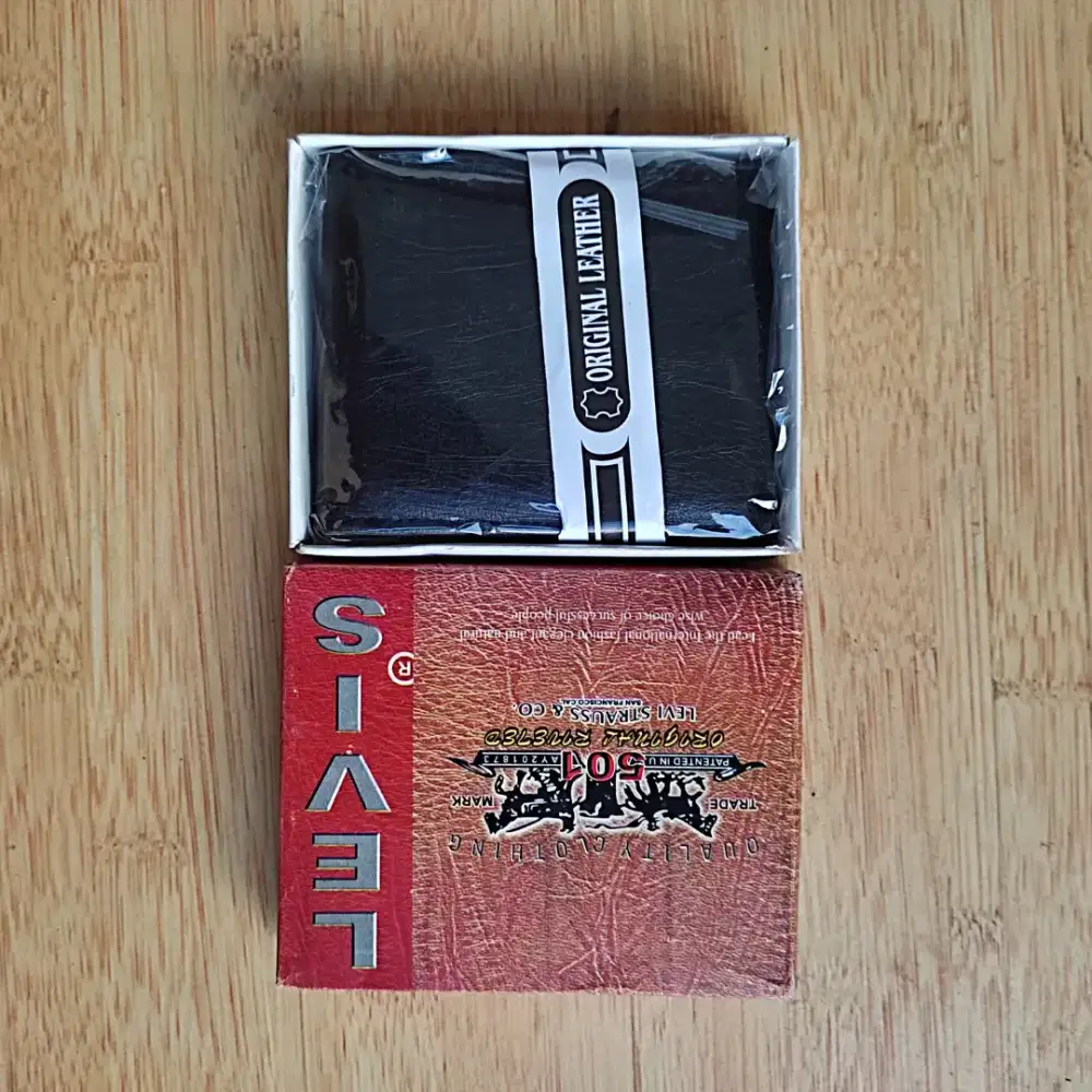 DOMPET PRIA KULIT SINTETIIS HARGA  PAS