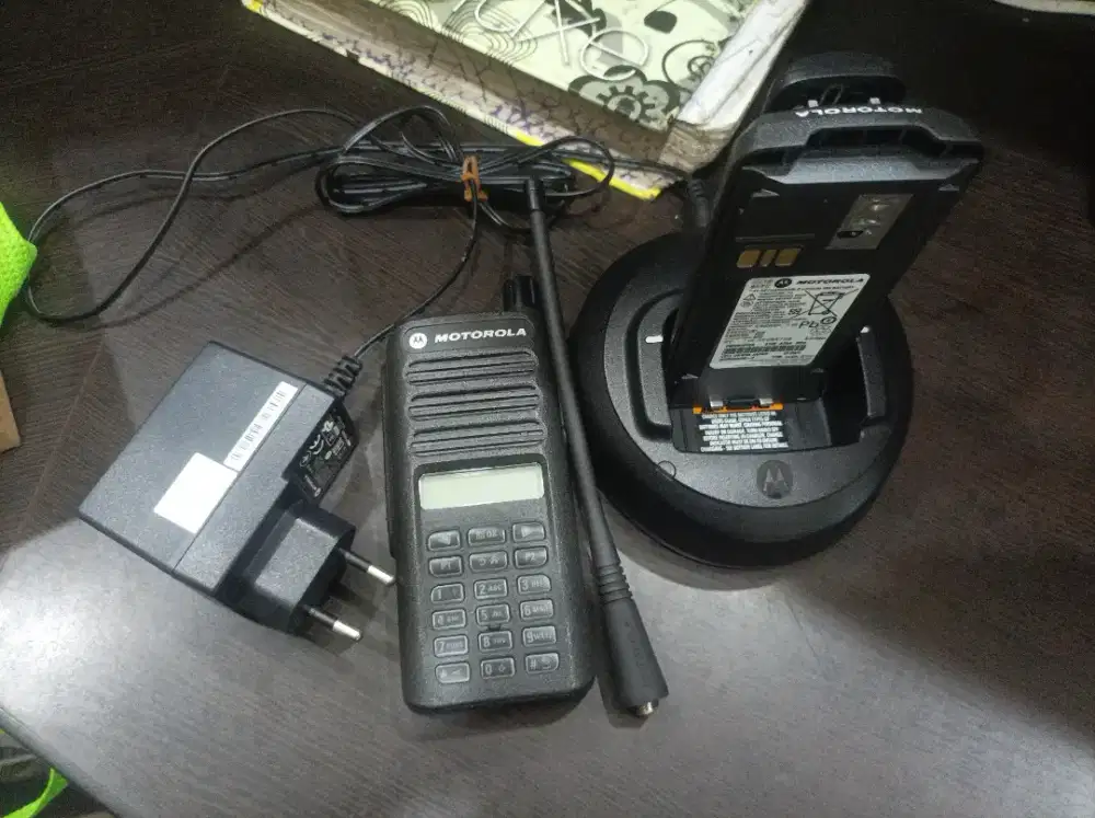 HT Motorola XIR C2660