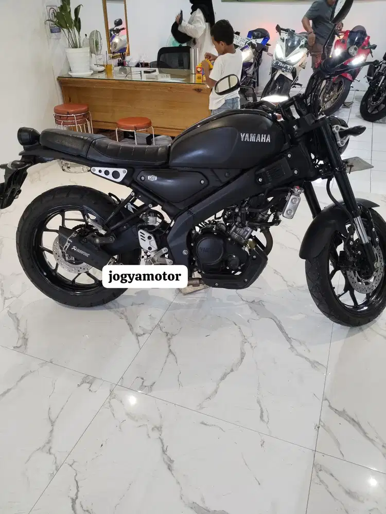 (B) yamaha xsr 155 tahun 2022