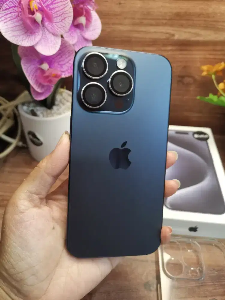 Iphone 15 pro 128 GB blue mulus 99% Hb 90% full ori garansi resmi iBox