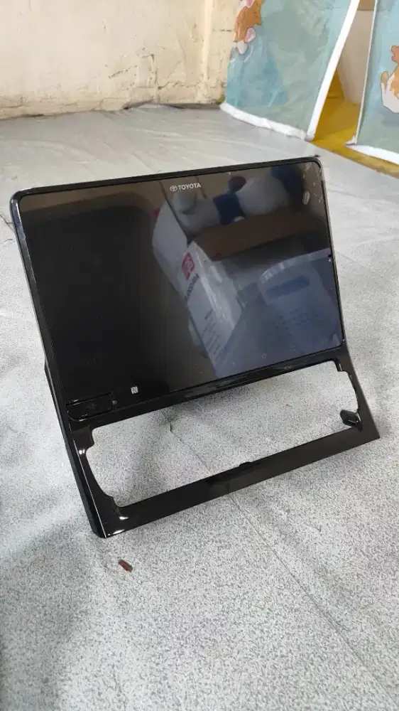 Monitor dan speaker innova zenix hybrid