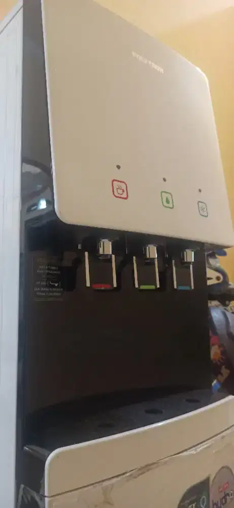 Dispenser POLYTRON Galon Bawah