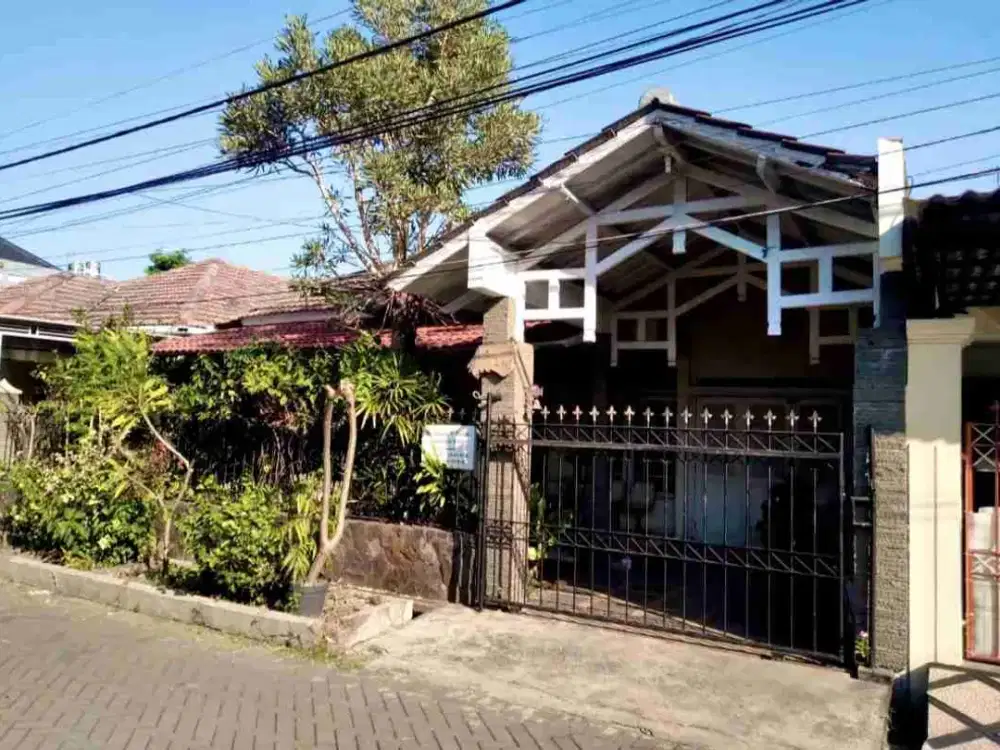 DIJUAL RUMAH MANYAR STYLE TEMPO DOELOE