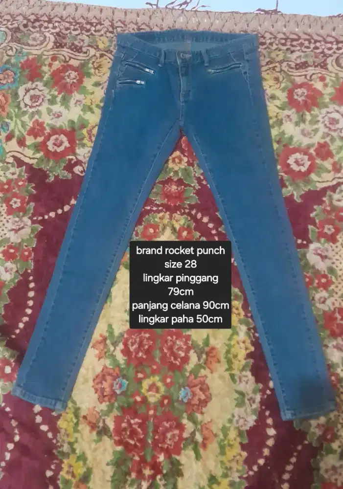 Celana jeans perempuan  no minus sama sekali(harga pas dan promo)