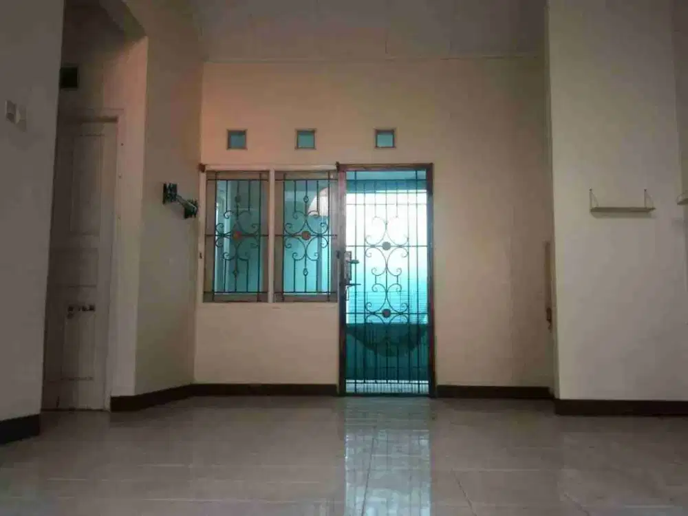 Disewakan Rumah di Cluster Taman Sari Harapan Indah 
Bekasi