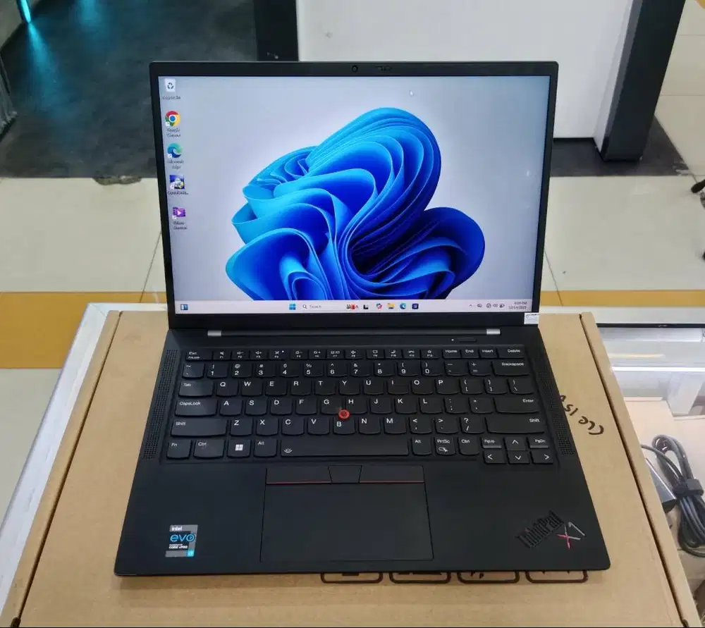 X1 CARBON GEN 9 CORE I7-1185G7 RAM 16GB SSD 512 GB 14INC TOUCSCREEN SI