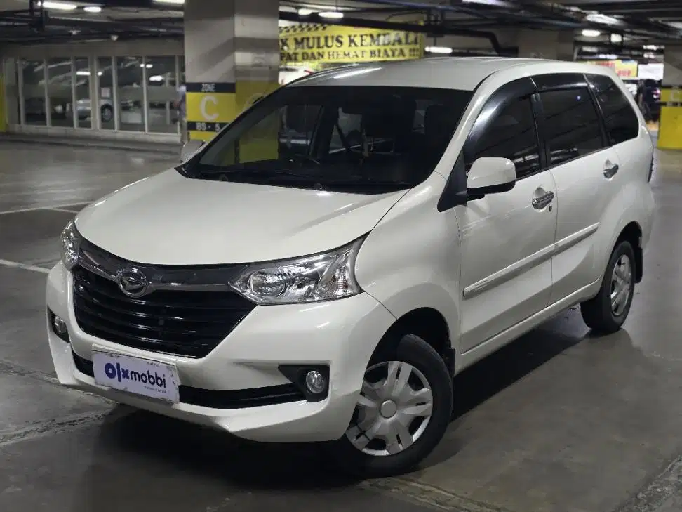 TERMURAH Daihatsu Xenia 1.5 R Deluxe Bensin-MT 2014 FOG