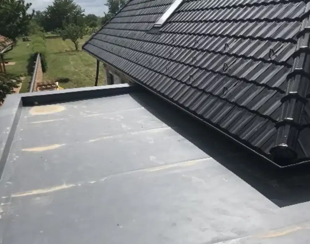 Perbaikan atap bocor/renovasi