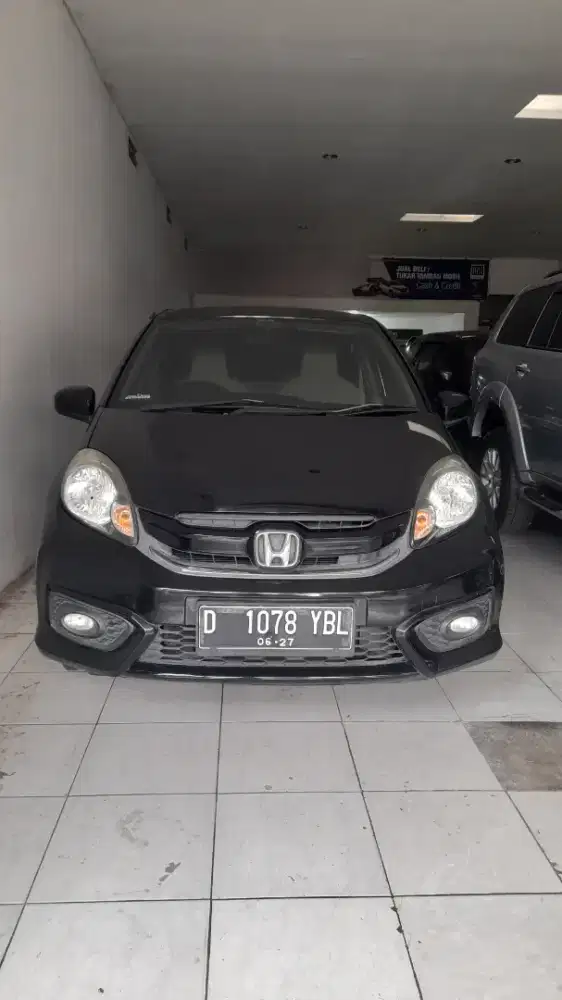 Brio E cvt 2017 | 2018 hitam (Dp. 5jt aza ) bisa tuker tambah km low