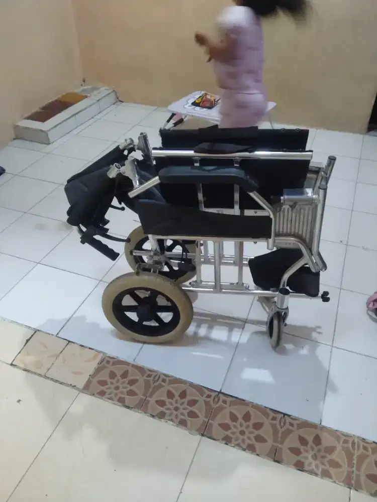 kursi roda travel GEA