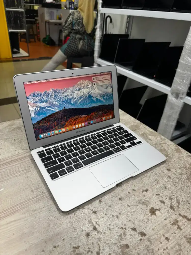 MACBOOK AIR 2013 CORE I5 4/128 GB SECOND