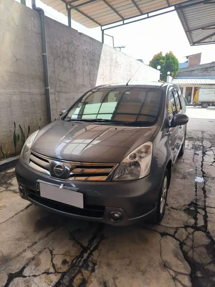 Nissan Grand Livina XV Ultimate AT