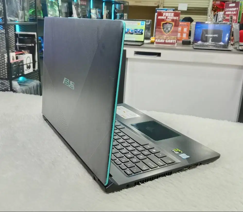 Laptop Leptop  F560u Core i5-8250  Ram 12 gb Ssd 256 gb hdd 1tb  vga g