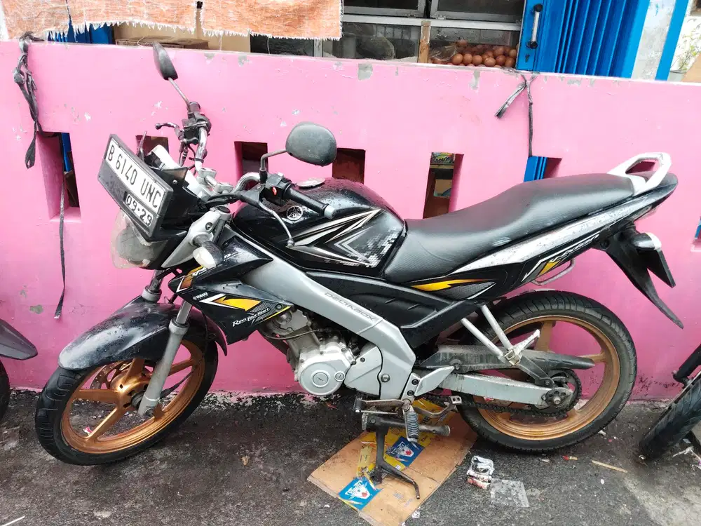 Yamaha Vixion old 150 CC th 2009 plat 2029 PJK pnjng mesin halus