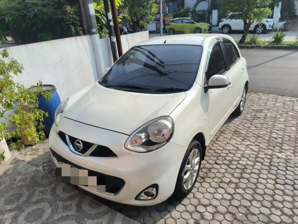 Nissan march 1.5 MT 2014