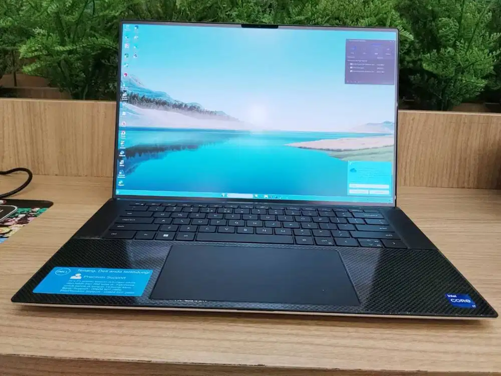 Laptop bezeles Dell XPS 15 9530 layar oled 2k intel core i7 gen 13