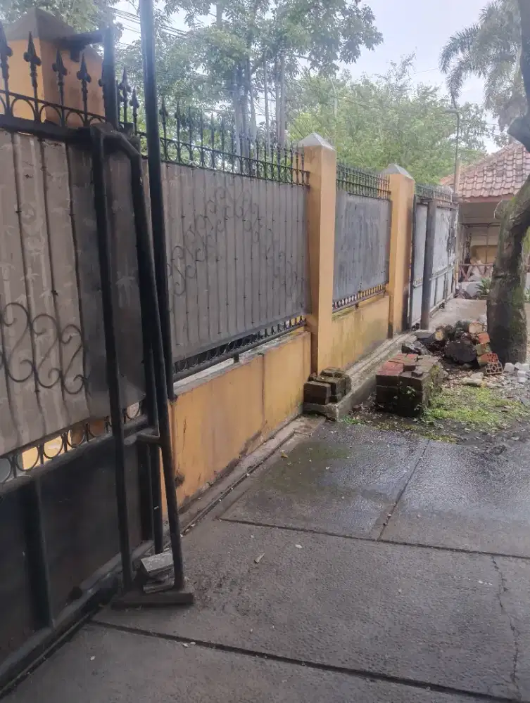 Jual rumah + tanah total 800m2