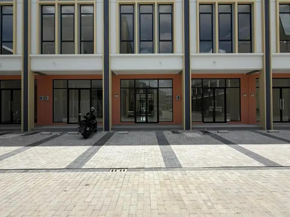 Sewa ruko 3 lantai posisi bagus dekat pintu masuk The Hudson Gading Serpong