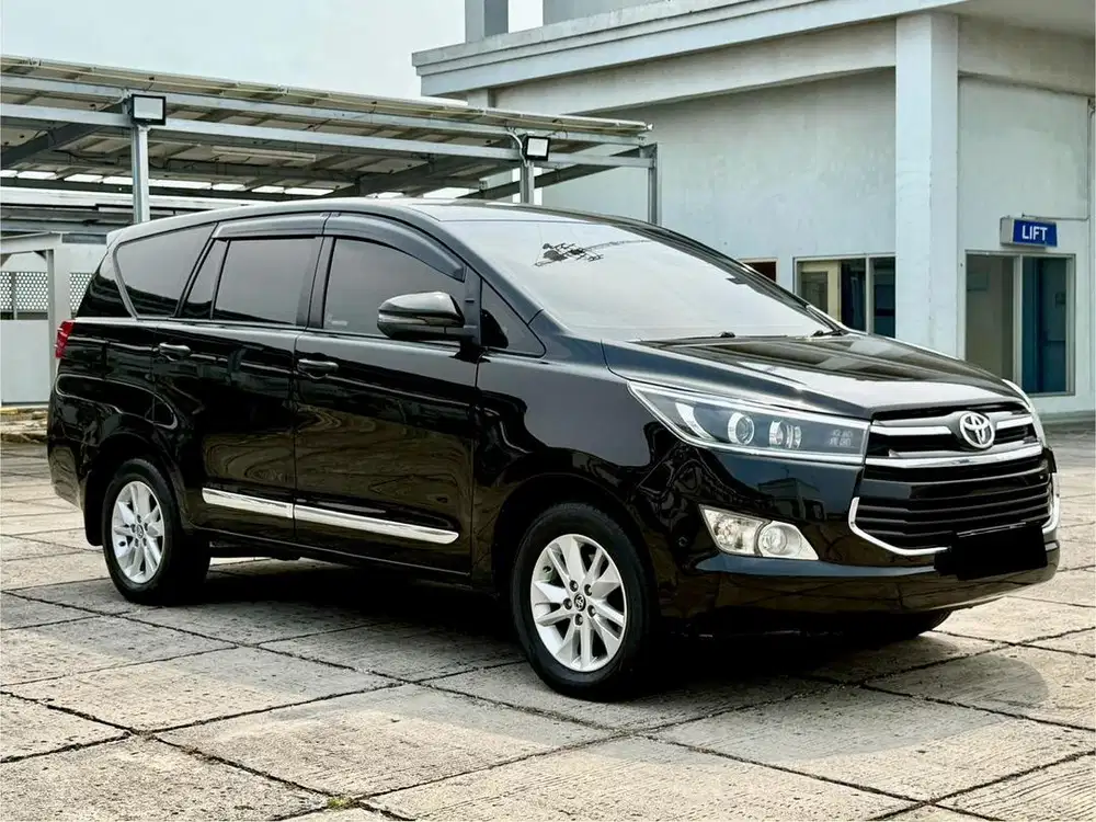 Diesel / Toyota Kijang Innova 2.4 V Solar 2018