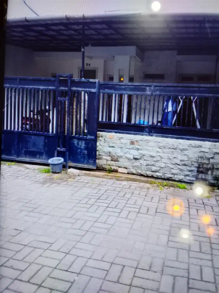 Dijual rumah cepat, lokasi strategis sudut pertigaan