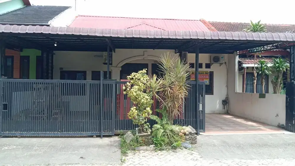 Disewakan rumah di komplek bumi asri