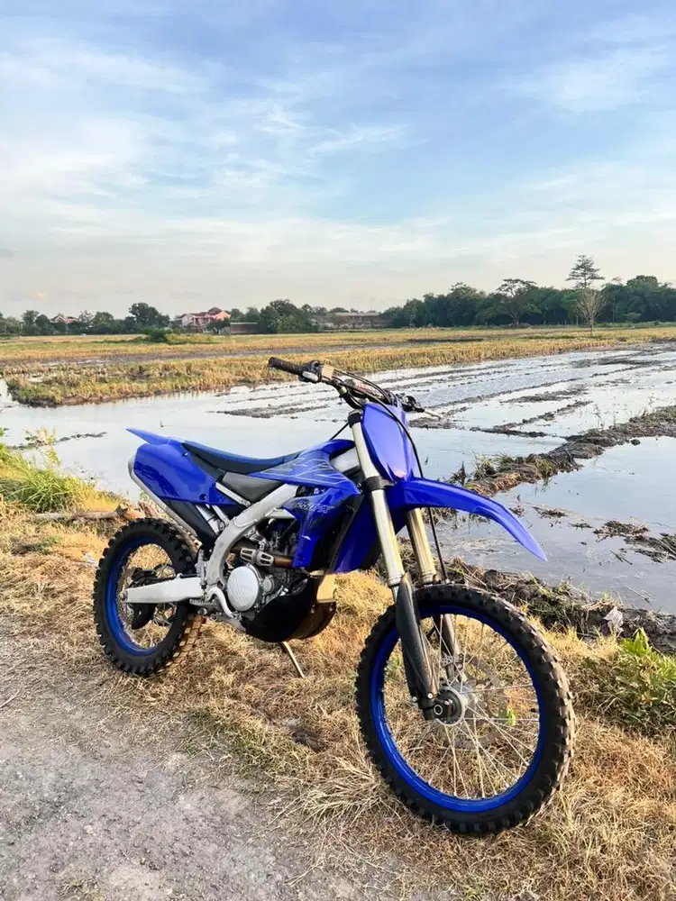 dijual YZ250fx,faktur lengkap,nego tipis