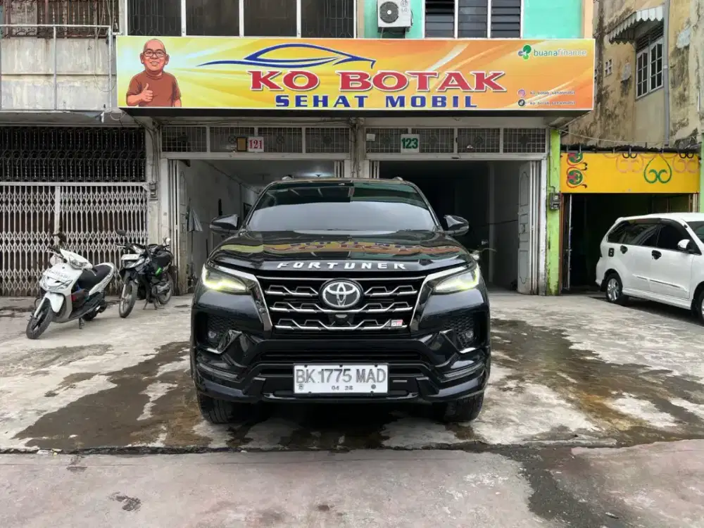 odo 37xxx, toyota fortuner 2.8 GR sport 2023