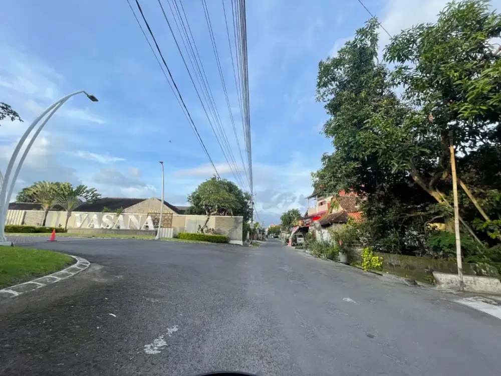 Dijual tanah pekarangan Mangku jalan utama Lokasi: Jalan Kayen Raya / Jalan Kaliurang KM 7 Dekat Kampus UGM
