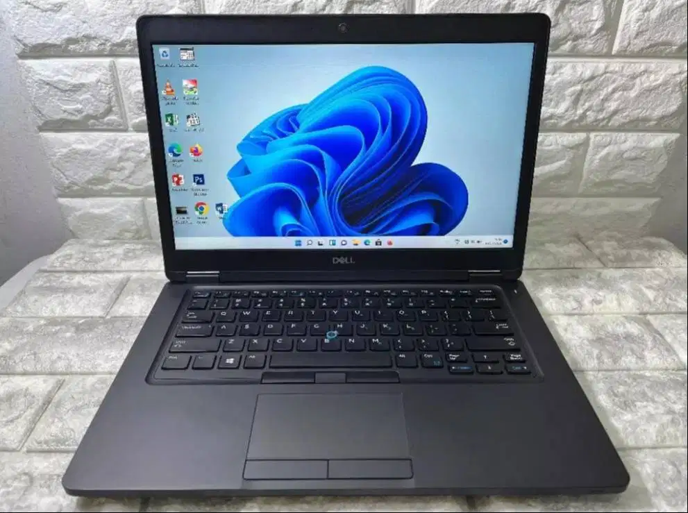 Laptop Dell Latitude 5490 Core i5 Gen8 Ram 8GB Layar 14inch N-WKJ