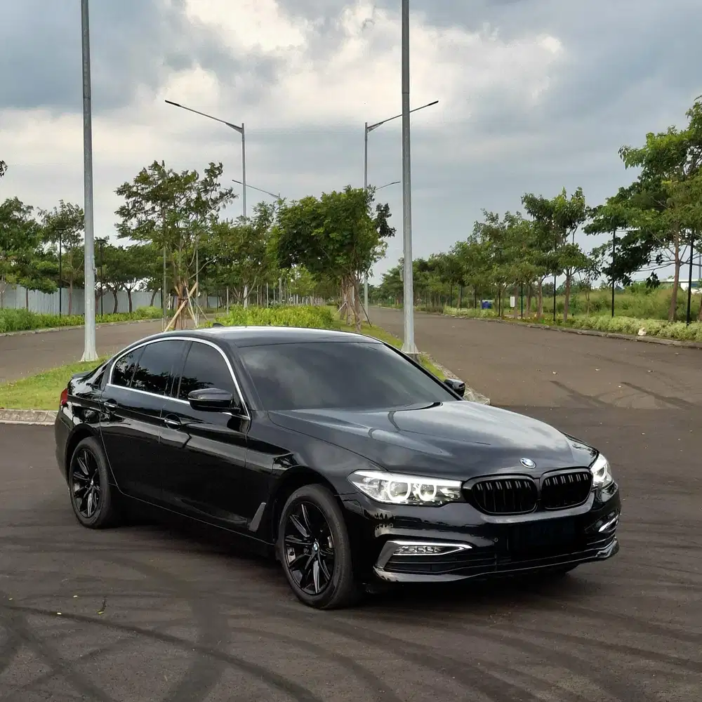 BMW 520i 2.0 LUXURY AT 2018 Bensin