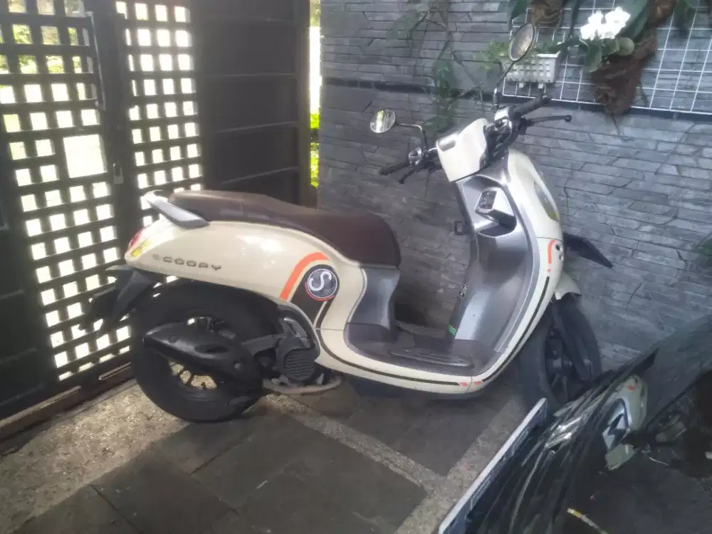 Jual cepat Scoopy 2021 mulus km30rb