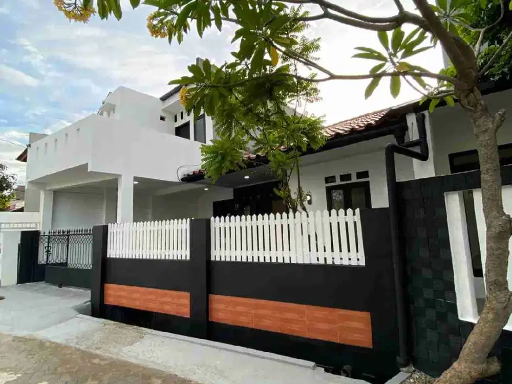 Rumah 2 lantai komplek perdagangan Ciledug Tangerang